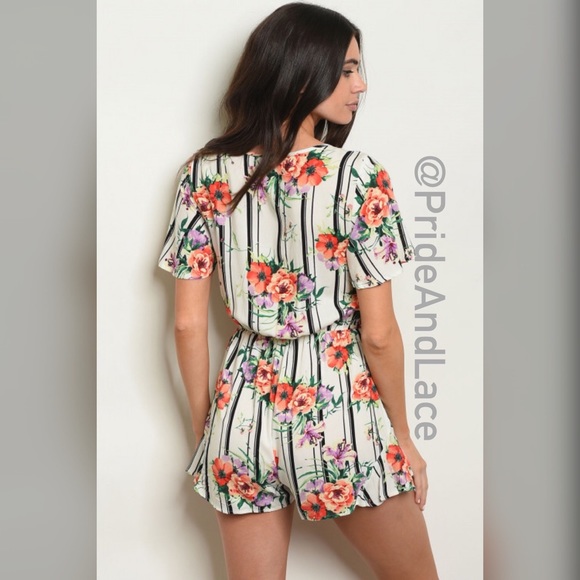🔴LAST 2️⃣ 💐 Ivory Floral Romper 💐 - Picture 2 of 2